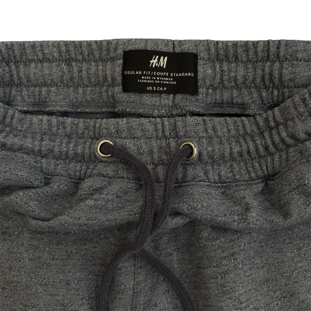 H&M Dark Grey Regular Fit Mid Thigh shorts - Picture 2 of 4